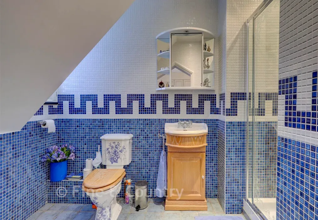 En-Suite Shower Room - Bury Road, London - Wards of Kent