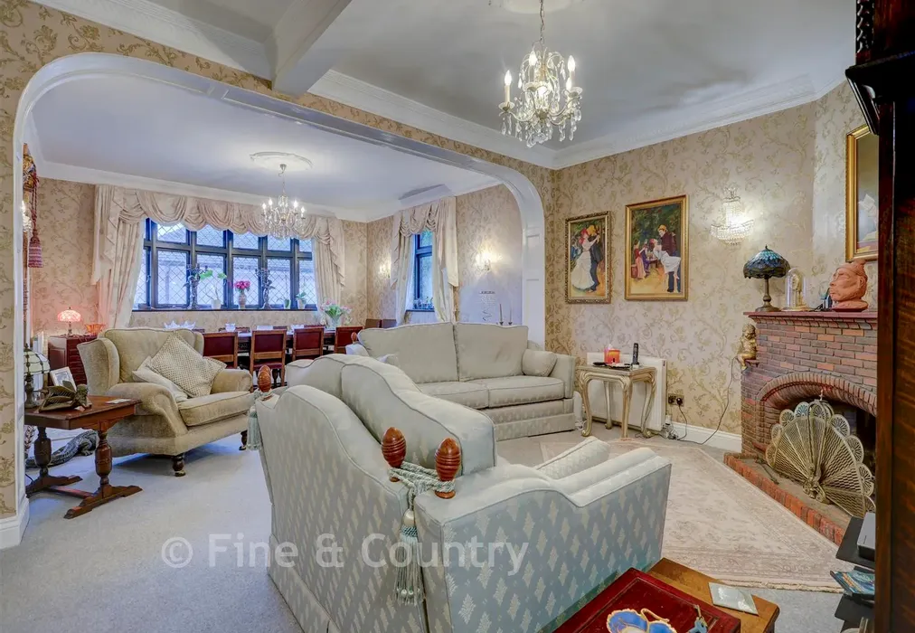 Sitting Room - Bury Road, London - Wards of Kent