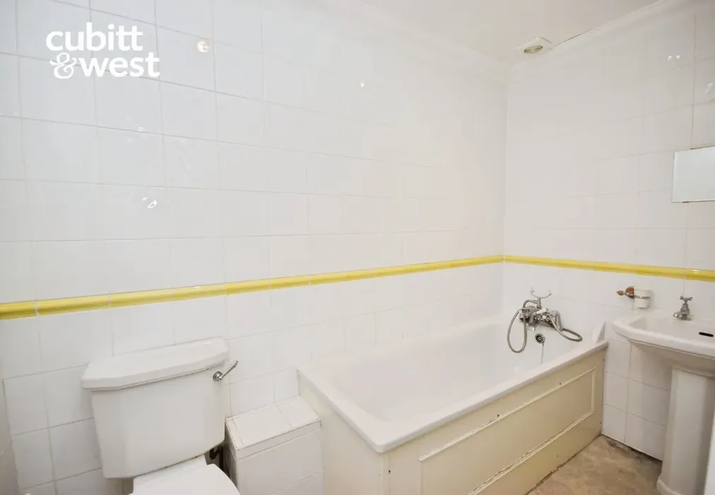 770b9e42-DSC_5221 - Raglan Road Reigate RH2 - Wards of Kent