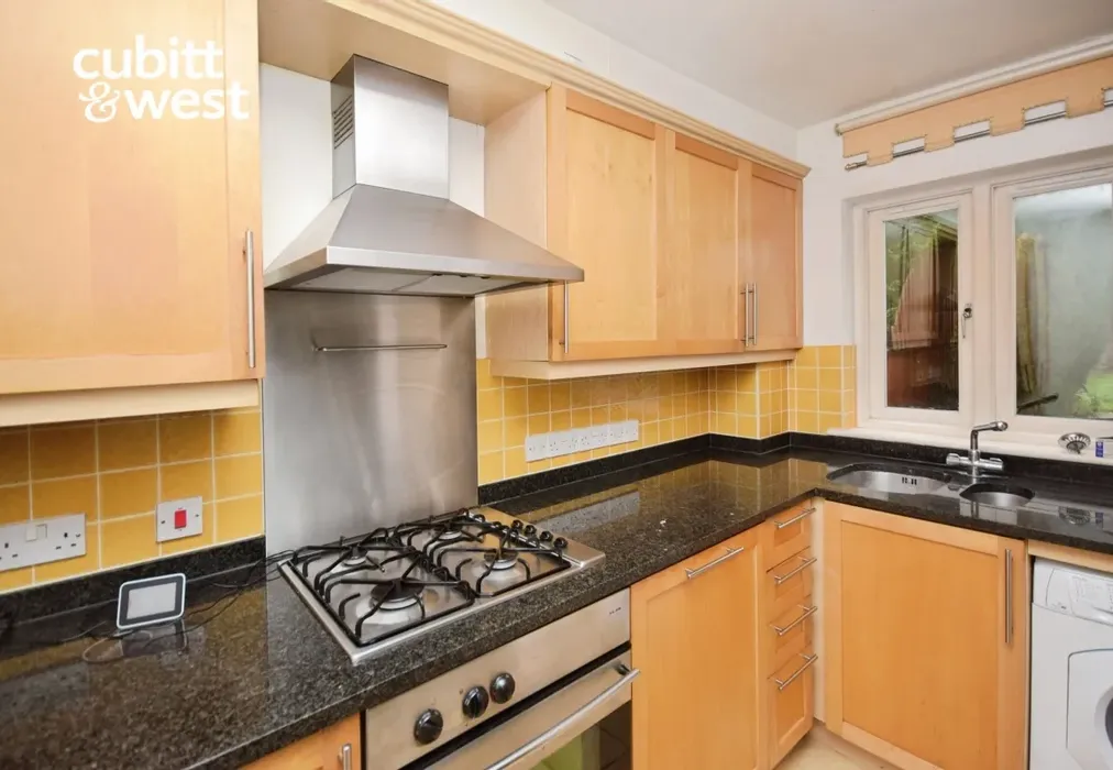 16661778-DSC_5218 - Raglan Road Reigate RH2 - Wards of Kent