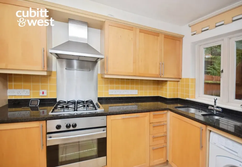 e20f3027-DSC_5217 - Raglan Road Reigate RH2 - Wards of Kent