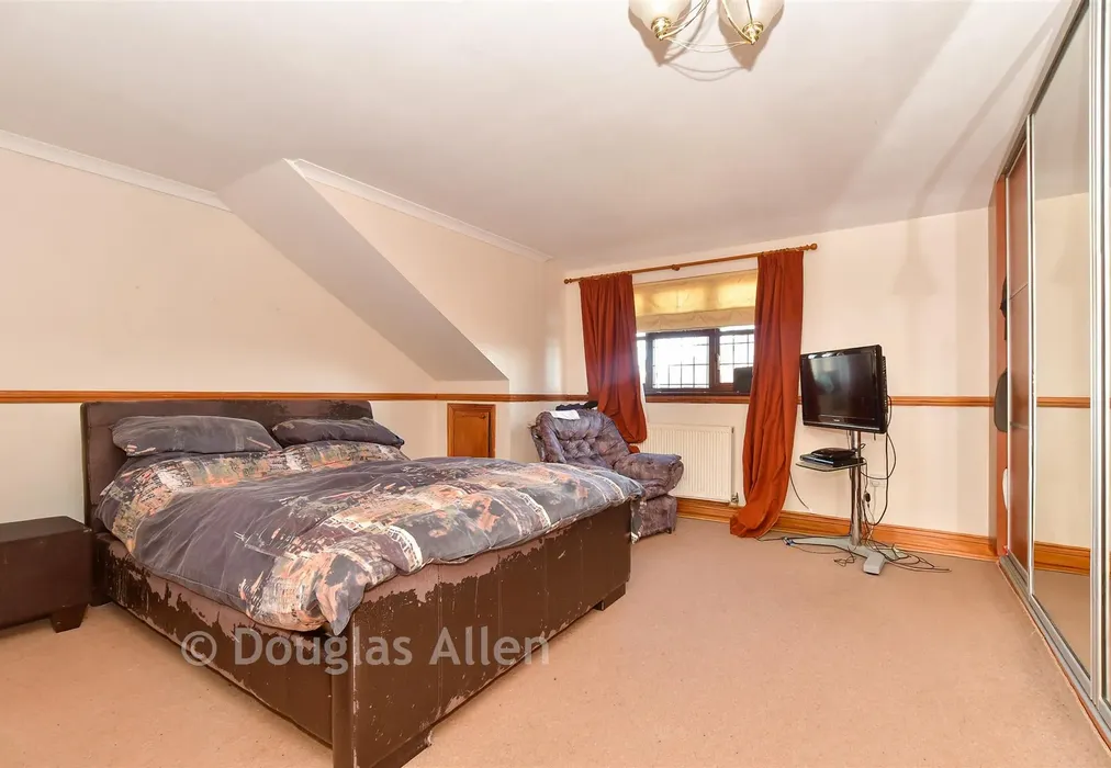 Bedroom 1 - Westlake Avenue, Bowers Gifford, Basildon, Essex - Wards of Kent