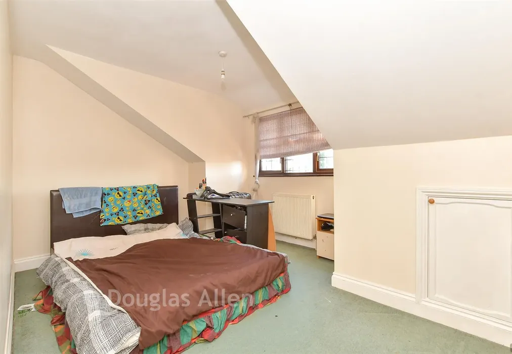 Bedroom 4 - Westlake Avenue, Bowers Gifford, Basildon, Essex - Wards of Kent
