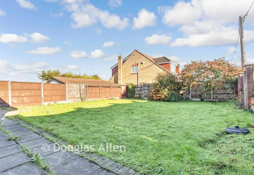 Rear Garden - Westlake Avenue, Bowers Gifford, Basildon, Essex - Wards of Kent