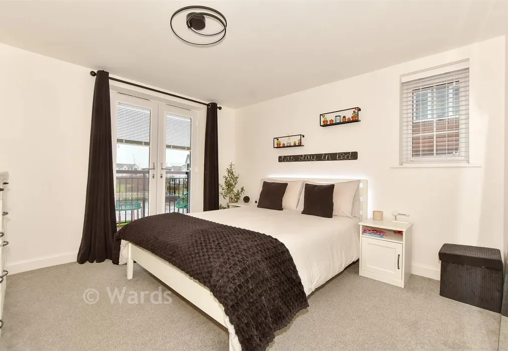 Bedroom 1 - Maycock Place, Hythe, Kent - Wards of Kent