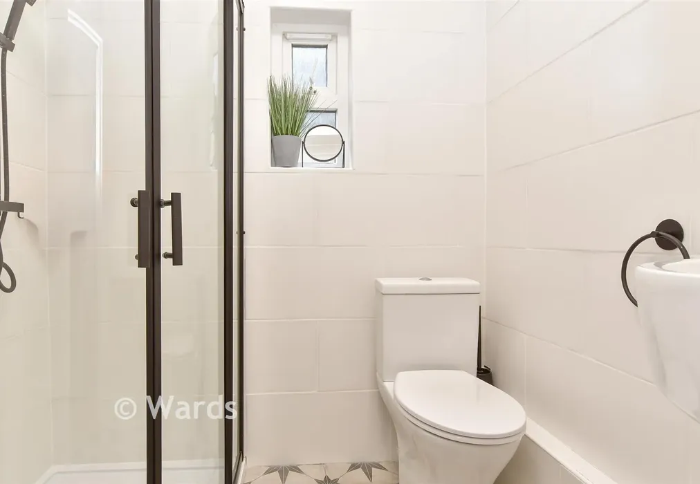 Shower Room - Northcote Road, Strood, Rochester, Kent - Wards of Kent