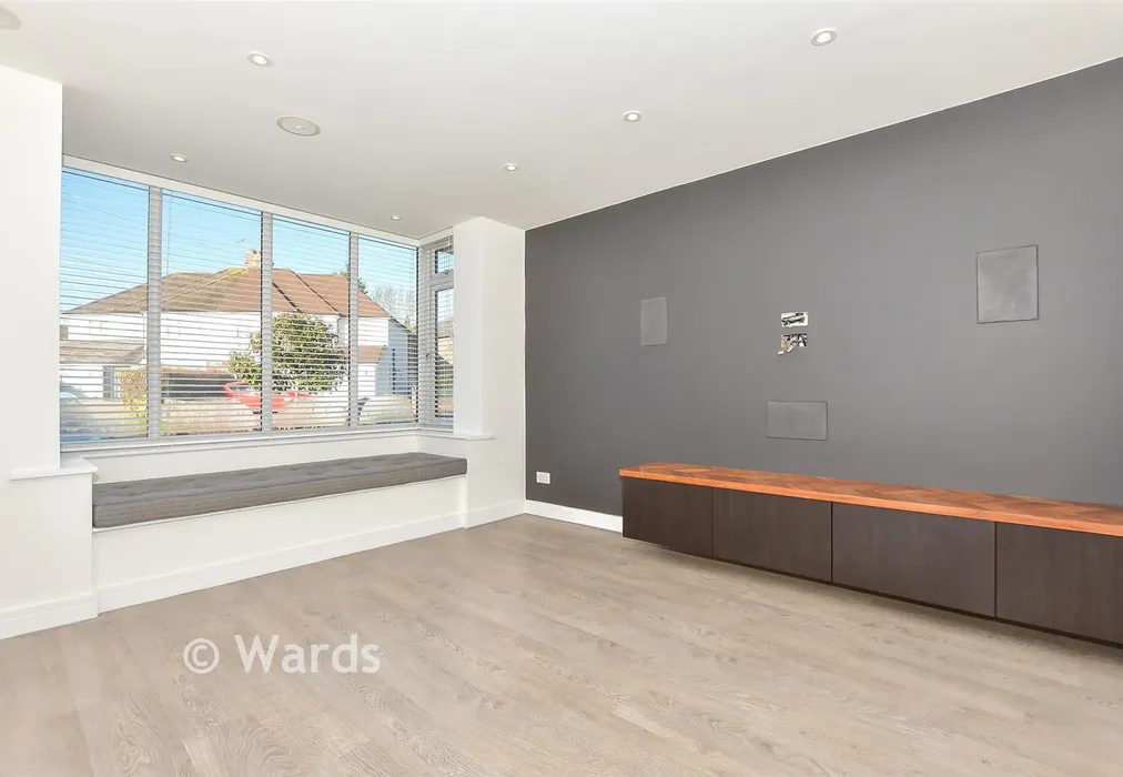 Lounge - Cavendish Way, Maidstone, Kent - Wards of Kent