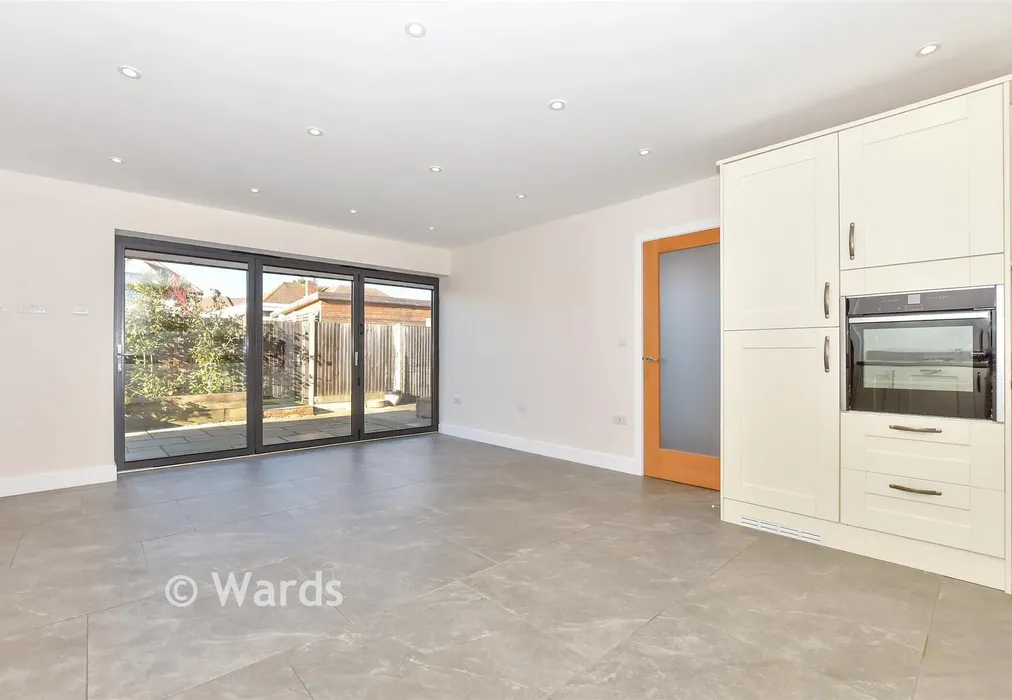 Annexe Kitchen/Lounge/Diner - Cavendish Way, Maidstone, Kent - Wards of Kent
