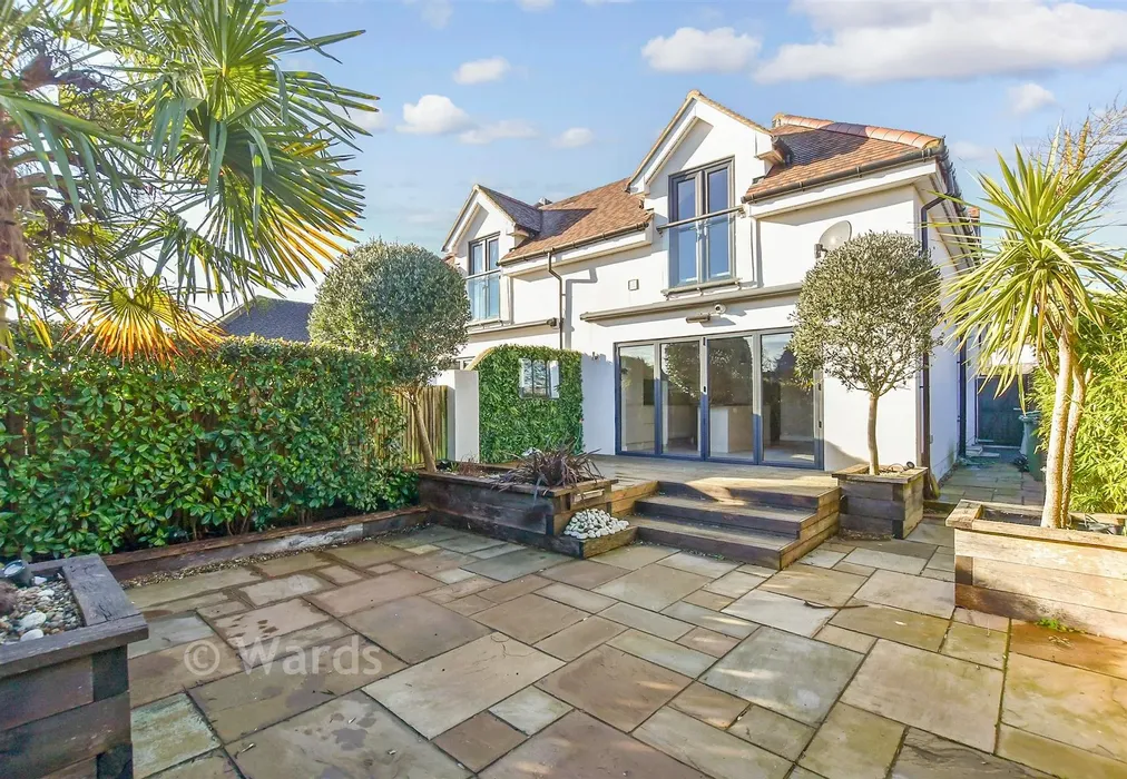 Rear Garden - Cavendish Way, Maidstone, Kent - Wards of Kent