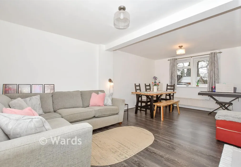 Lounge/Diner - Cheshire Road, Maidstone, Kent - Wards of Kent