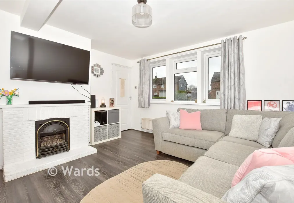 Lounge/Diner - Cheshire Road, Maidstone, Kent - Wards of Kent