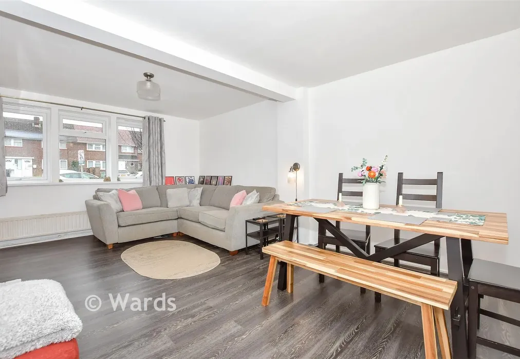 Lounge/Diner - Cheshire Road, Maidstone, Kent - Wards of Kent