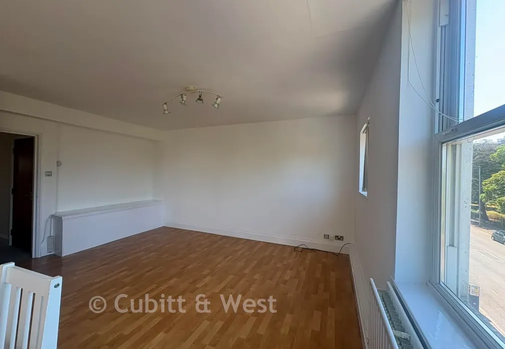 Lounge - Landport Terrace, Portsmouth, Hampshire - Wards of Kent