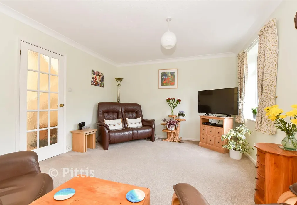 Lounge - Audley Court, Freshwater,, Isle of Wight - Wards of Kent