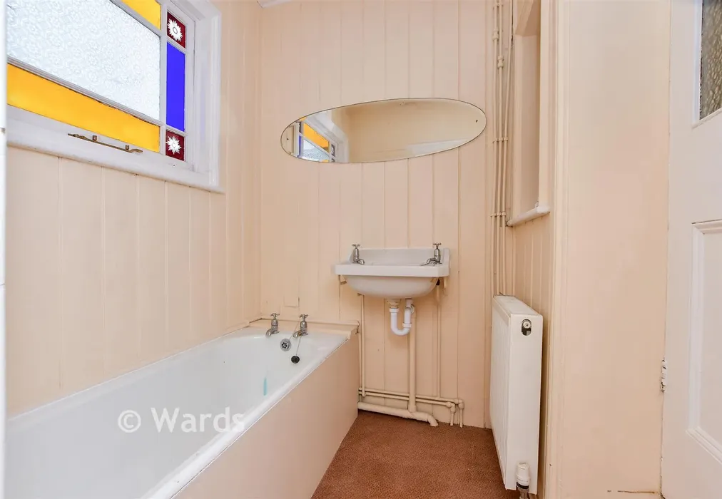 Bathroom - Paragon, Ramsgate, Kent - Wards of Kent