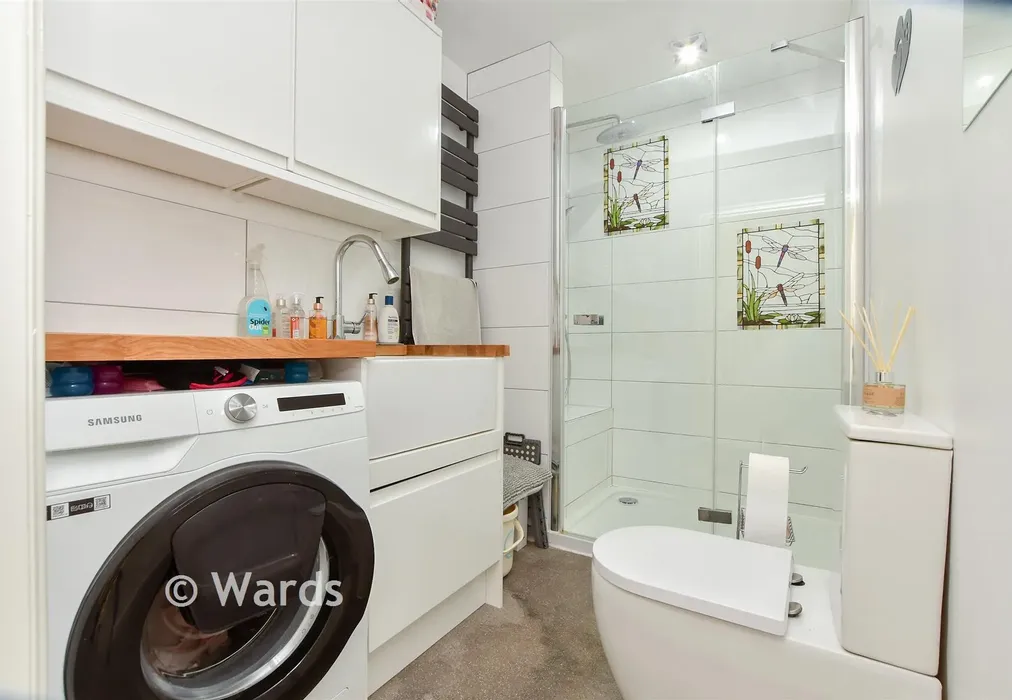 Shower Room - St. James Terrace, Birchington, Kent - Wards of Kent