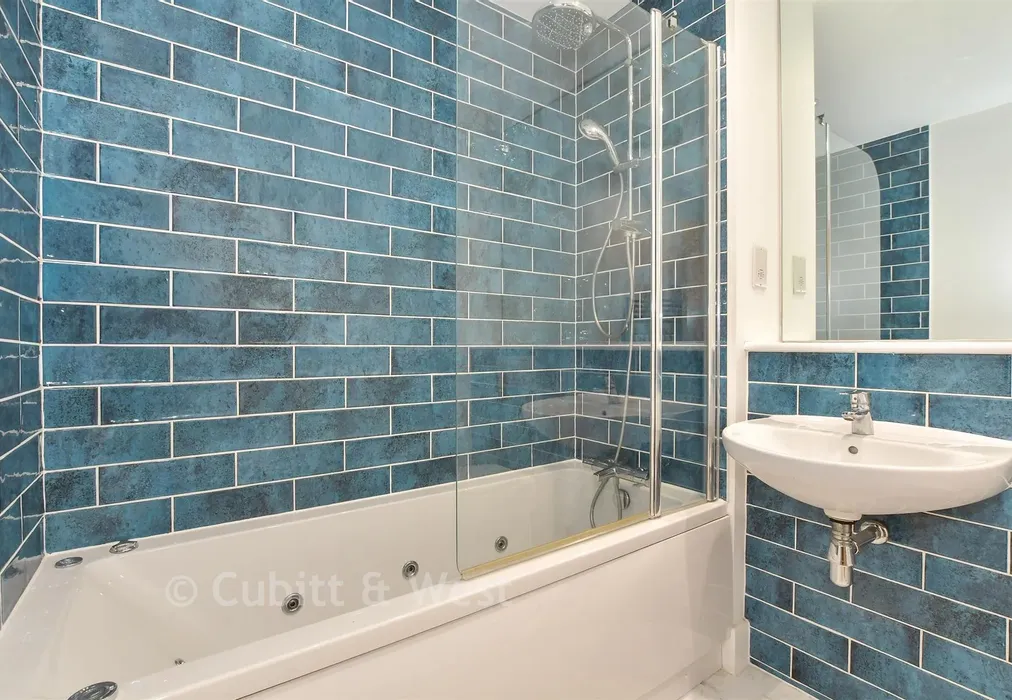 Bathroom - Hanbury Lane, Haywards Heath, West Sussex - Wards of Kent