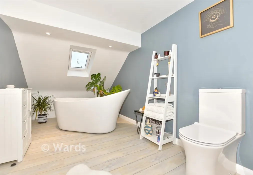 En-Suite Bathroom - Clarence Avenue, Palm Bay, Margate, Kent - Wards of Kent