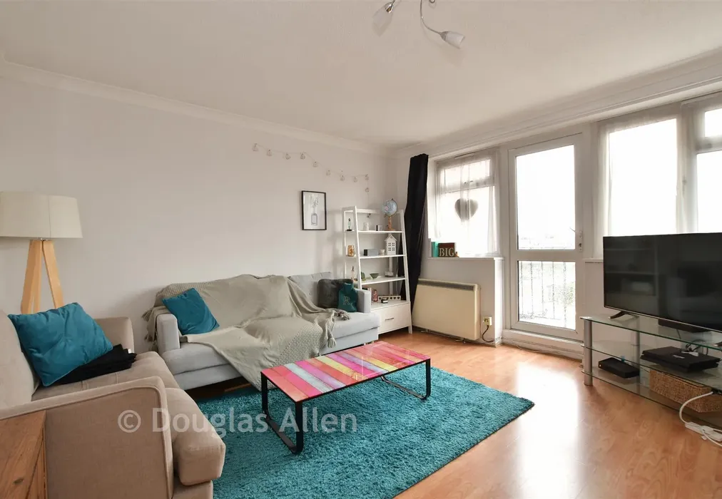 Lounge/Dining Room - Victor Close, Hornchurch, Essex - Wards of Kent