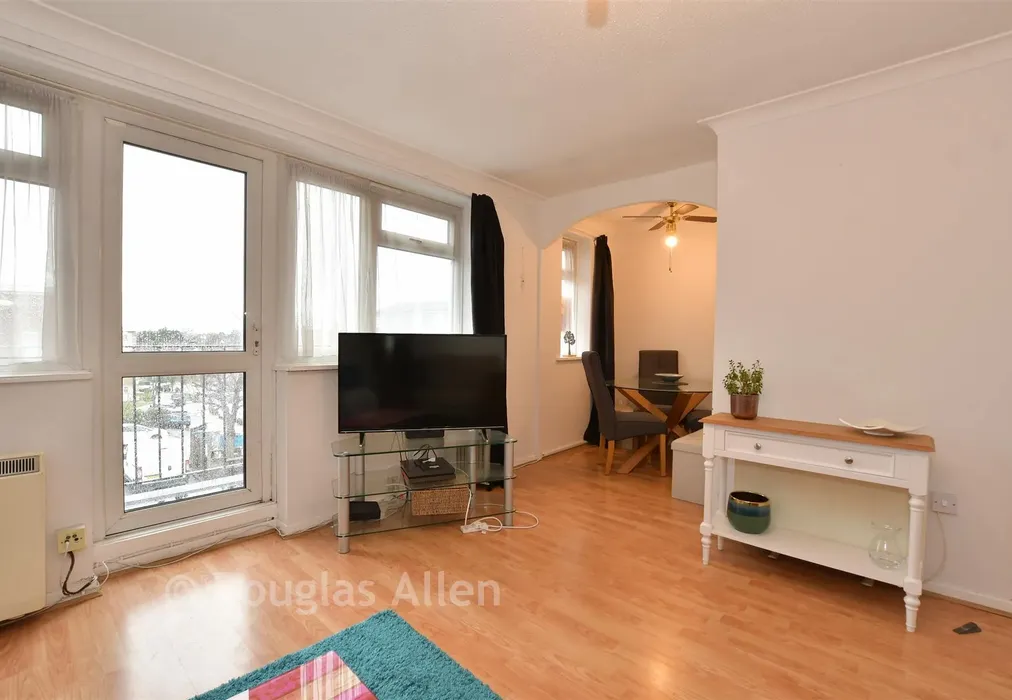 Lounge/Dining Room - Victor Close, Hornchurch, Essex - Wards of Kent