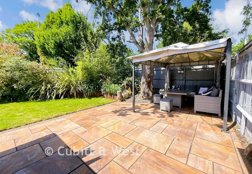 Garden - Broadview Gardens, Worthing, West Sussex - Wards of Kent