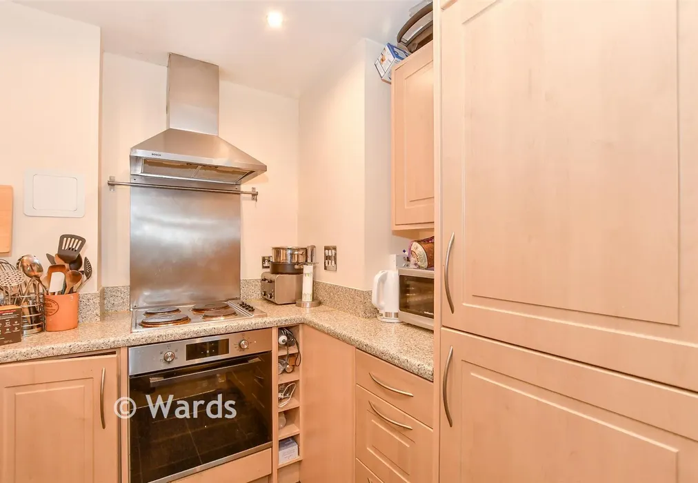 Kitchen - Kingfisher Meadow, Maidstone, Kent - Wards of Kent