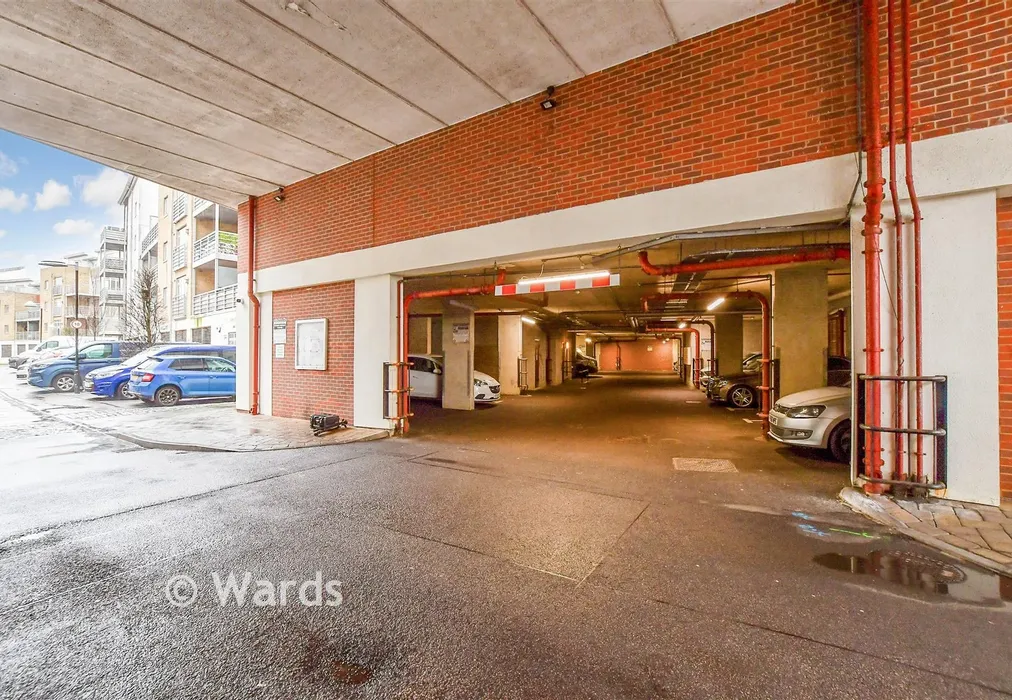 Driveway/Parking - Kingfisher Meadow, Maidstone, Kent - Wards of Kent