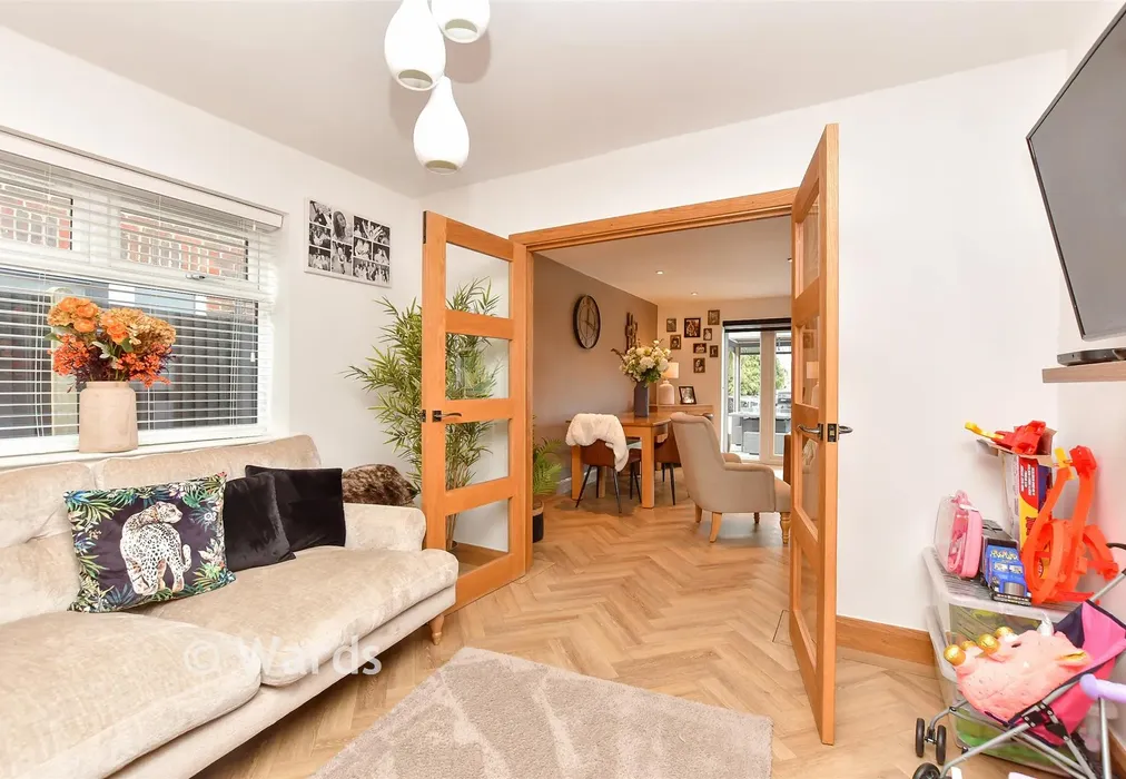 Snug - Chestnut Avenue, Walderslade, Chatham, Kent - Wards of Kent