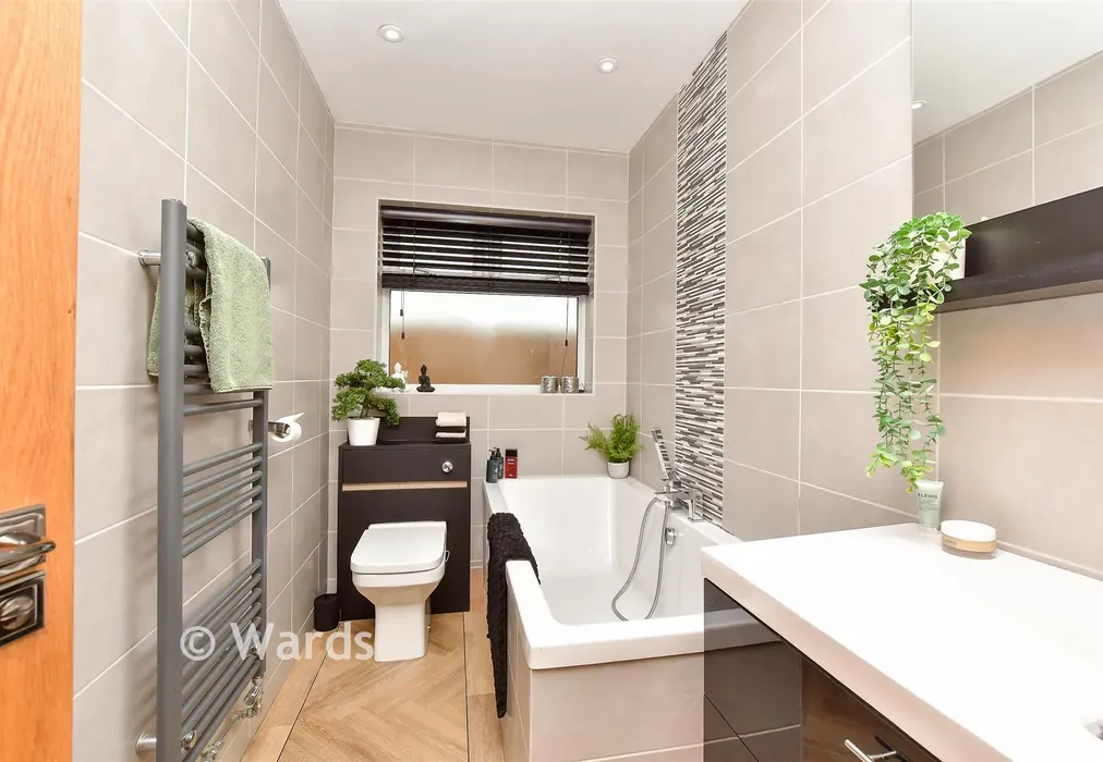 Bathroom - Chestnut Avenue, Walderslade, Chatham, Kent - Wards of Kent