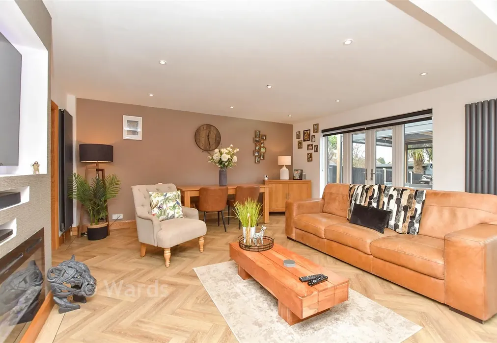 Kitchen/    Living Area - Chestnut Avenue, Walderslade, Chatham, Kent - Wards of Kent