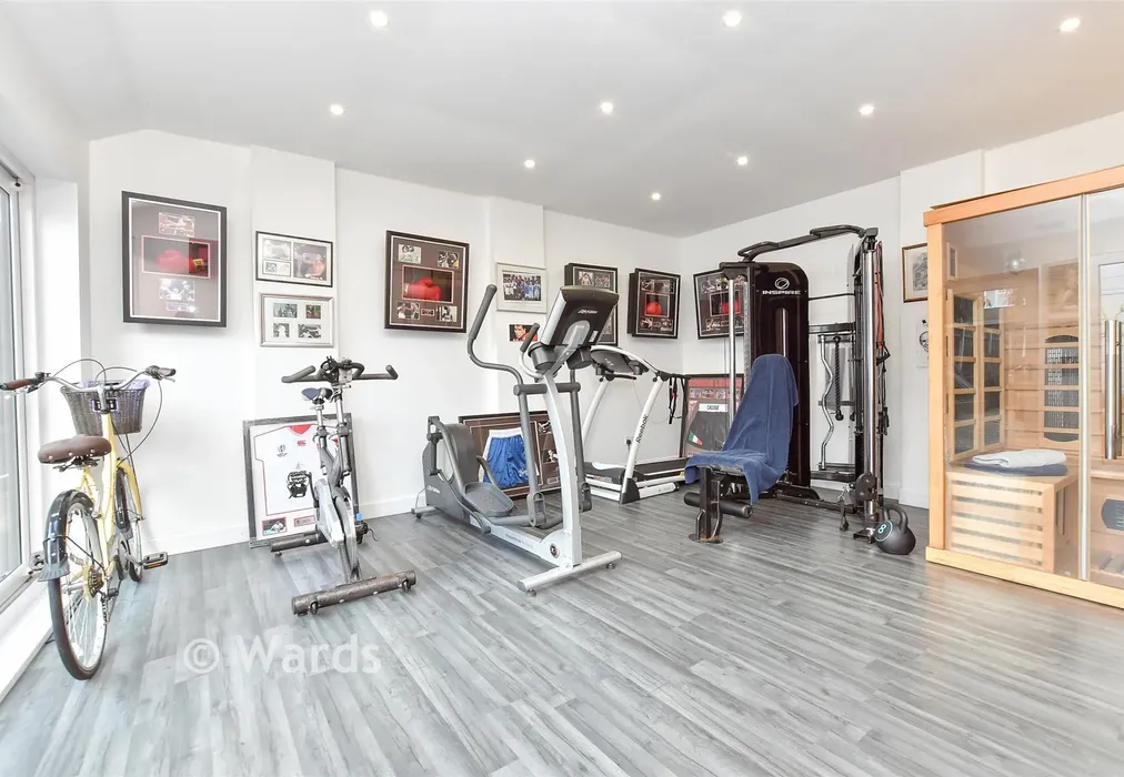 Room 1 - Chestnut Avenue, Walderslade, Chatham, Kent - Wards of Kent