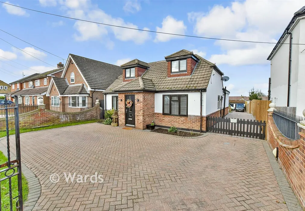 Driveway/Parking - Chestnut Avenue, Walderslade, Chatham, Kent - Wards of Kent