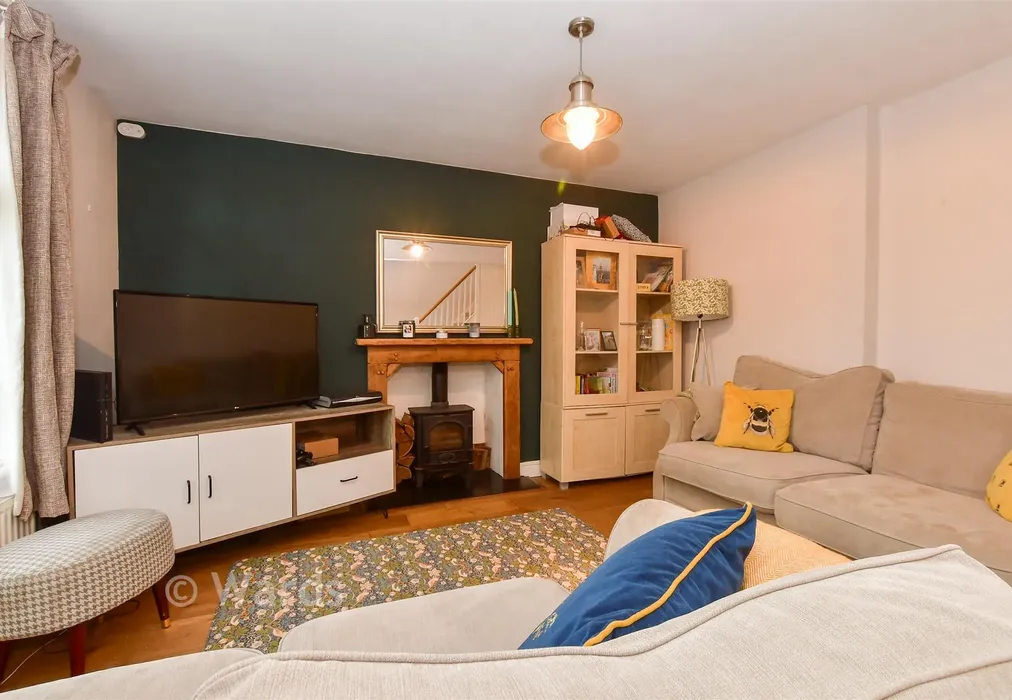 Lounge - South Street, Whitstable, Kent - Wards of Kent