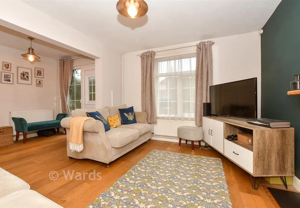 Lounge - South Street, Whitstable, Kent - Wards of Kent