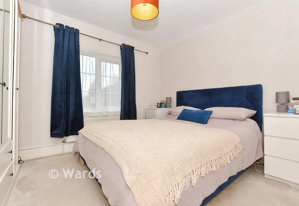Bedroom 1 - South Street, Whitstable, Kent - Wards of Kent