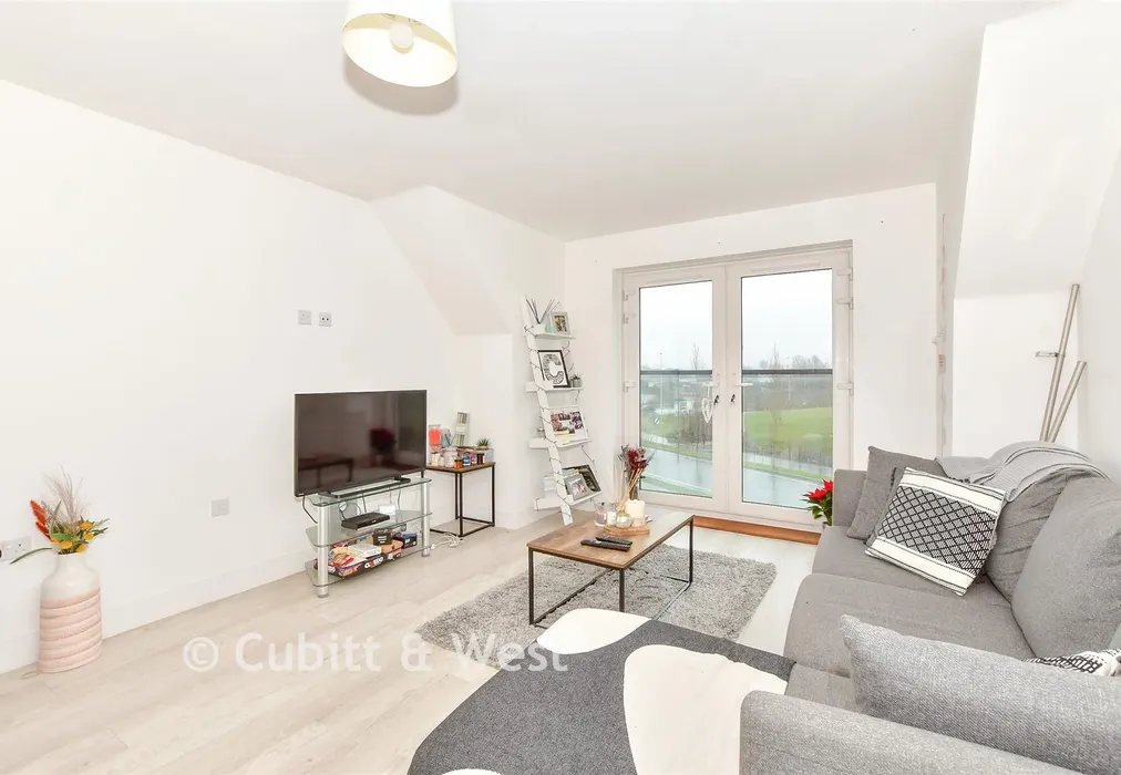 Lounge/Kitchen - Sandpiper Road, Chichester, West Sussex - Wards of Kent