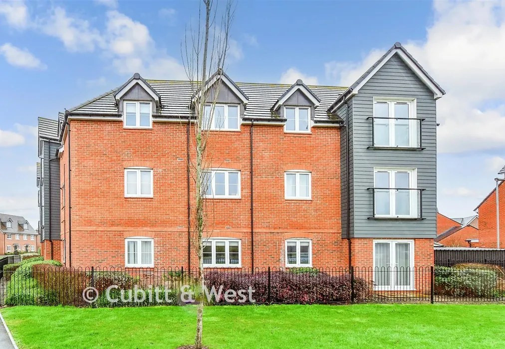 External Lifestyle Photograph - Sandpiper Road, Chichester, West Sussex - Wards of Kent