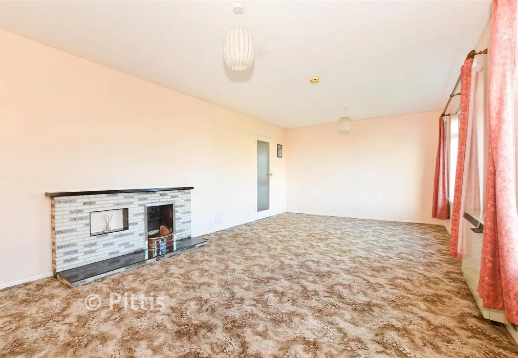 Lounge - Grasmere Avenue, Ryde, Isle of Wight - Wards of Kent
