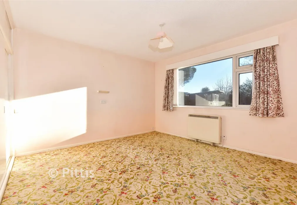 Bedroom 1 - Grasmere Avenue, Ryde, Isle of Wight - Wards of Kent
