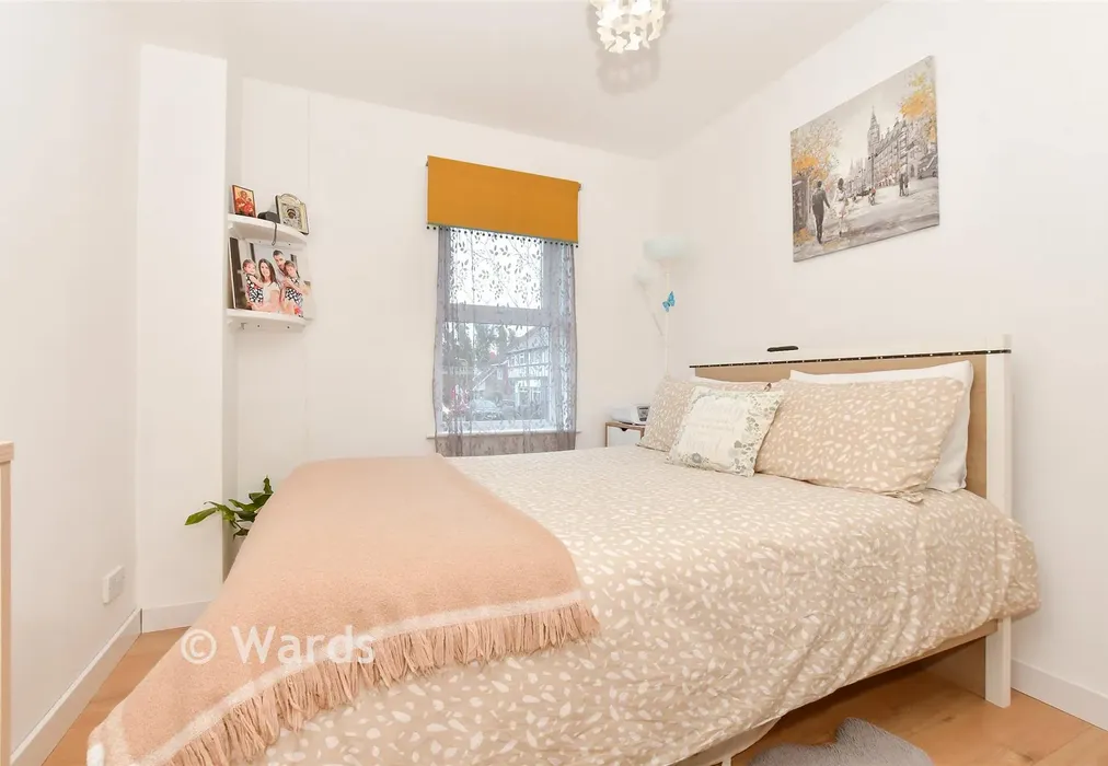 Bedroom 1 - Alpha Road, Birchington, Kent - Wards of Kent