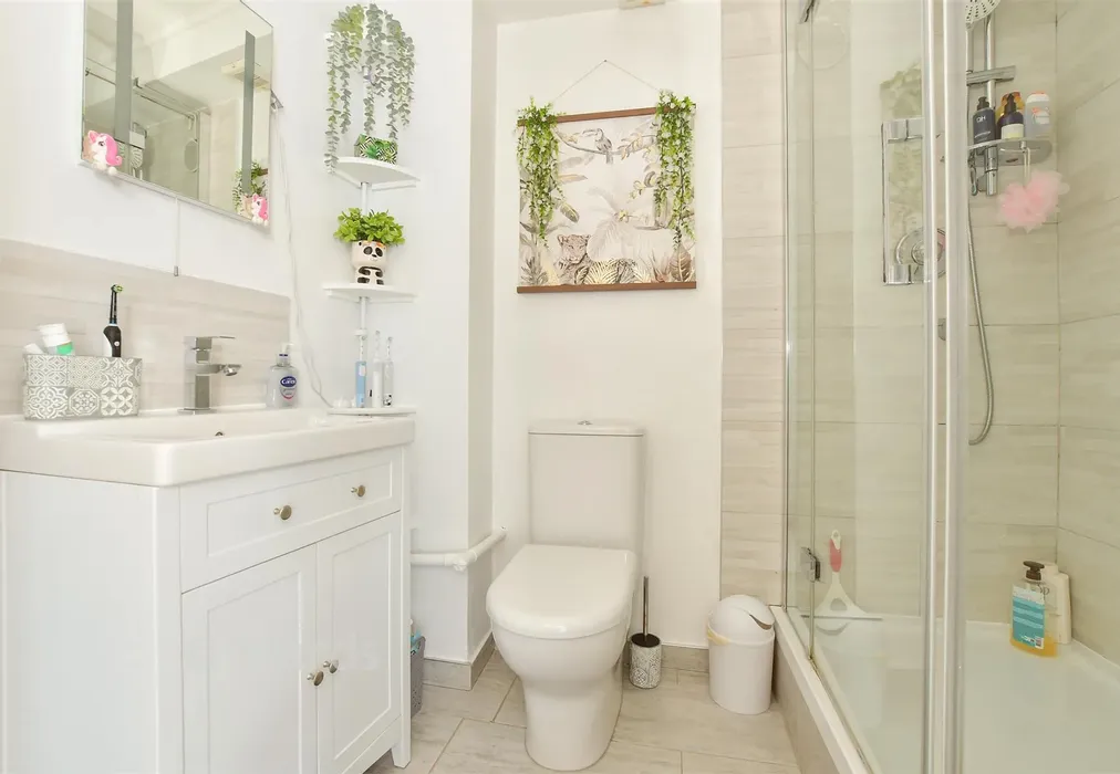 Shower Room - Alpha Road, Birchington, Kent - Wards of Kent