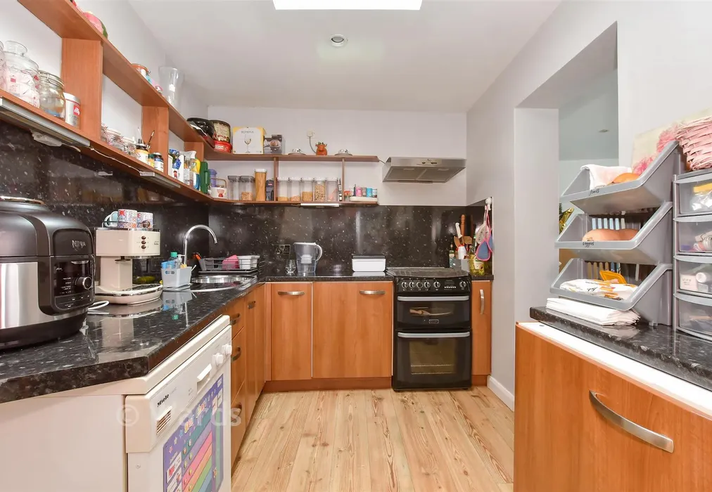 Kitchen - Alpha Road, Birchington, Kent - Wards of Kent
