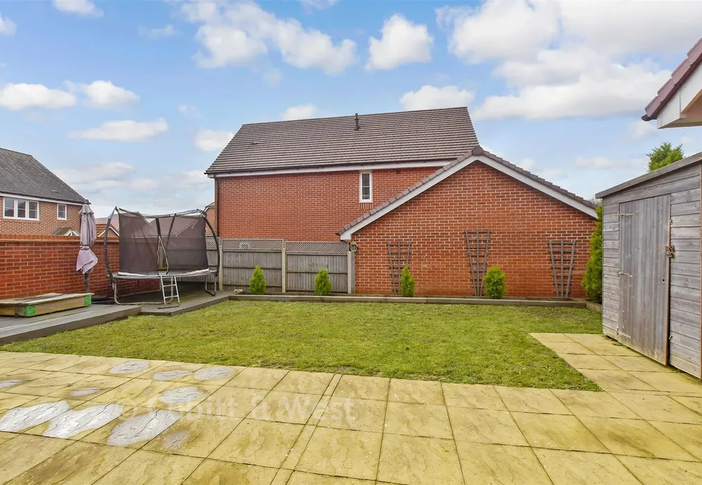 Rear Garden - Centenary Road, Southwater, Horsham, West Sussex - Wards of Kent