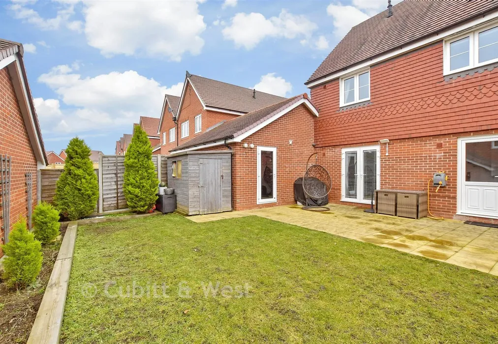 Rear Garden - Centenary Road, Southwater, Horsham, West Sussex - Wards of Kent