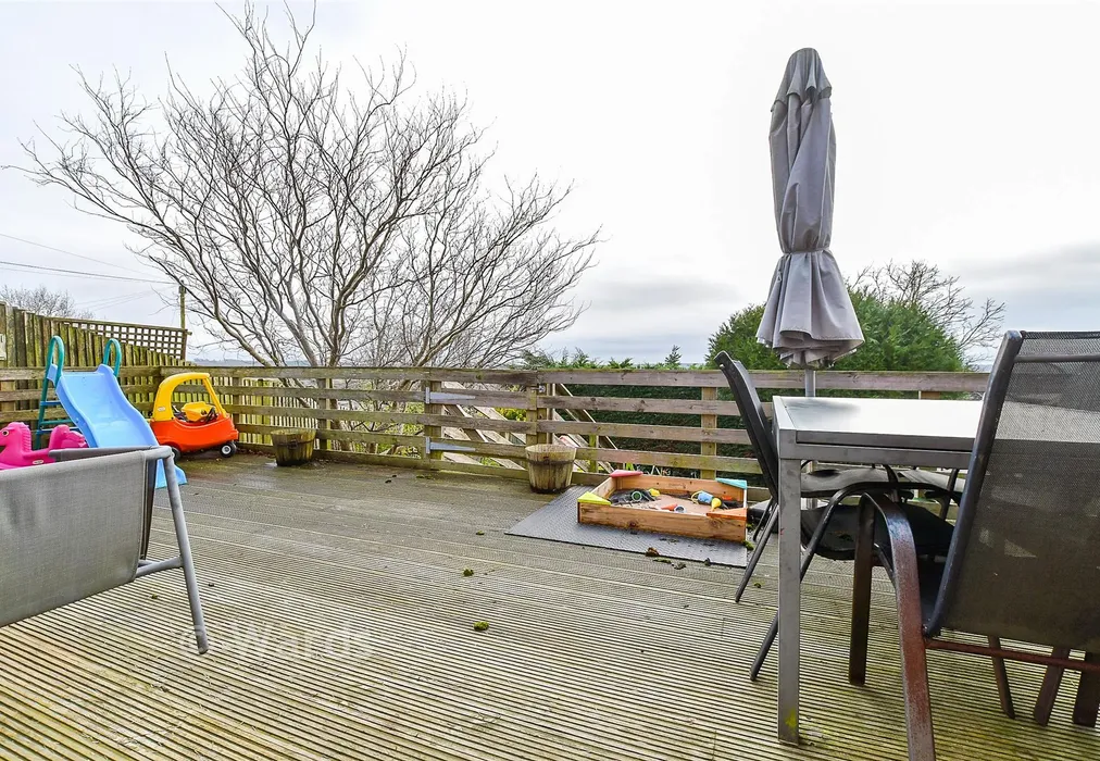 Patio / Decking - High Ridge, Goudhurst, Kent - Wards of Kent