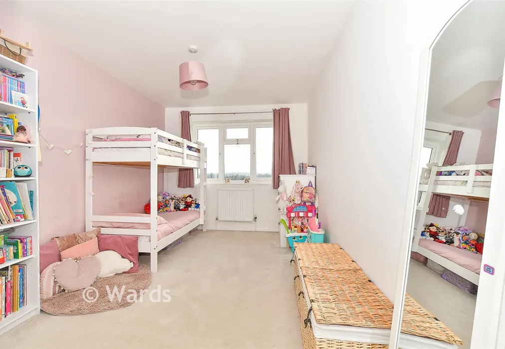 Bedroom 2 - High Ridge, Goudhurst, Kent - Wards of Kent