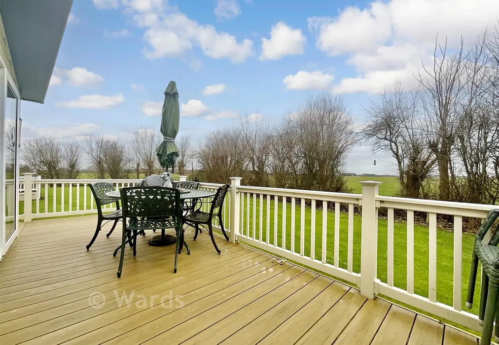 Decking - Dymchurch Road, New Romney, Kent - Wards of Kent