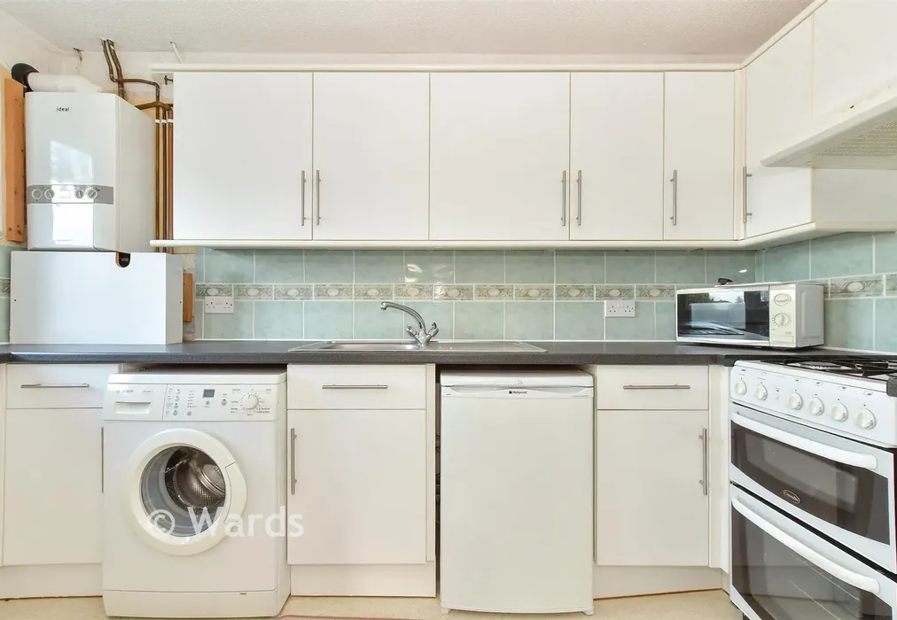 Kitchen - Barrows Close, Birchington, Kent - Wards of Kent