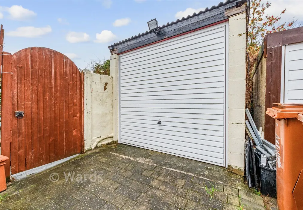 Garage - Northumberland Way, Northumberland Heath, Kent - Wards of Kent