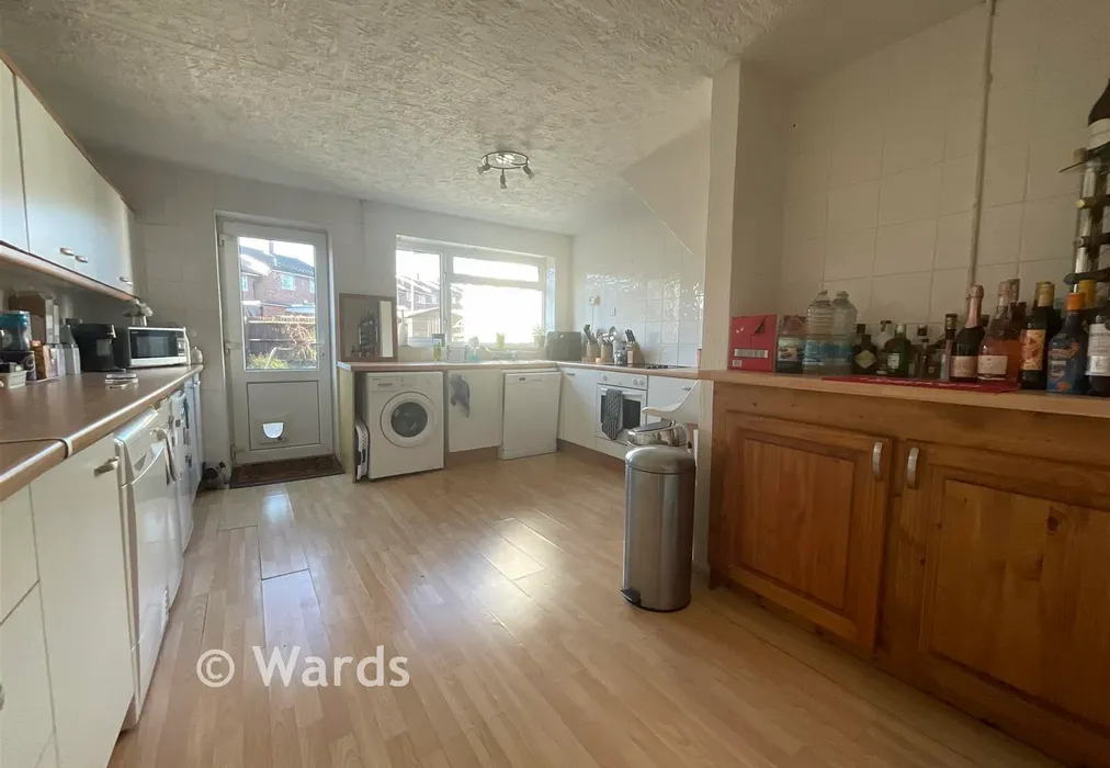 Kitchen - Carnation Crescent, East Malling, West Malling, Kent - Wards of Kent